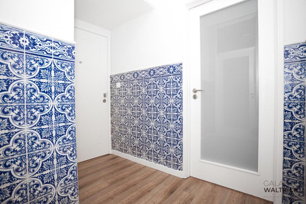 Downtown 3 Bedroom With Balcony - Quiet Street - Family Friendly - Groups Порто Екстериор снимка
